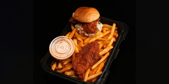 Nashville Chicken Sandwich & Tender Plate