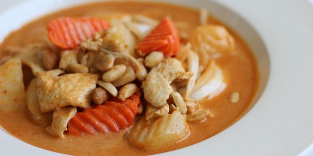 Massamun Curry Entree