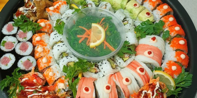 Combo Roll & Sushi Platter