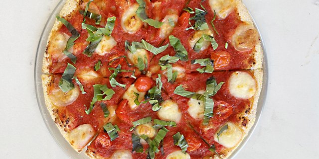 Small Bacio’s Margherita Pizza