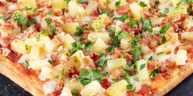 Hawaiian Pizza