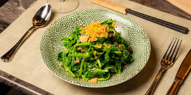 Snow Pea Shoots w/ Garlic