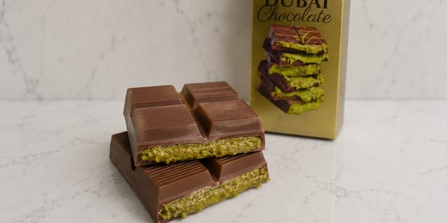 X-Large Famous Dubai Chocolate Bar