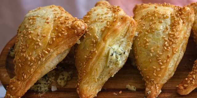 Halloumopita (Halloumi Pie)