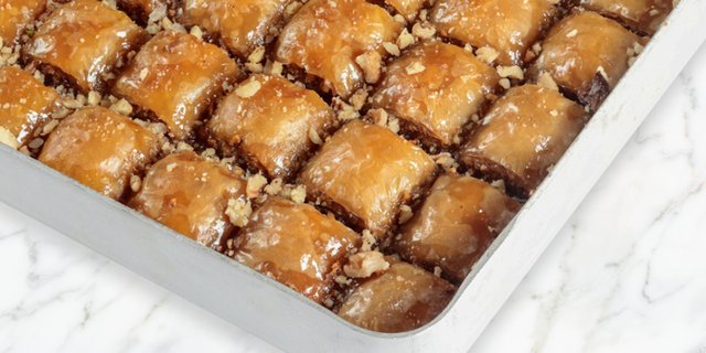 Square Slice Walnut Baklava Tray