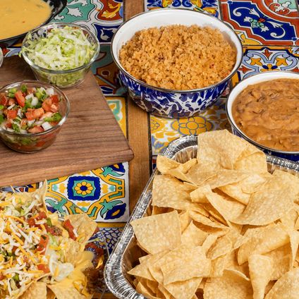 Build-Your-Own Fajita Nachos