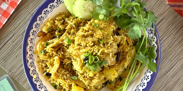 Individual Pineapple Fried Rice