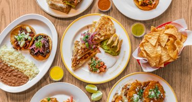 Tacos del Barrio Fusion Bar & Grill
