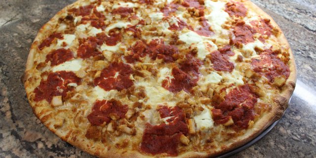 Chicken & Ricotta 18" Round Pizza