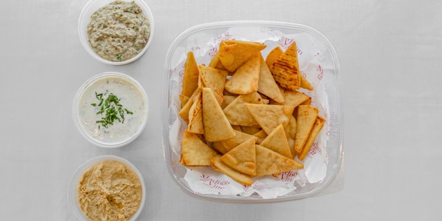 Mediterranean Dips & Chips