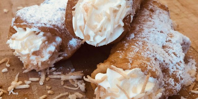 Cannoli Tray
