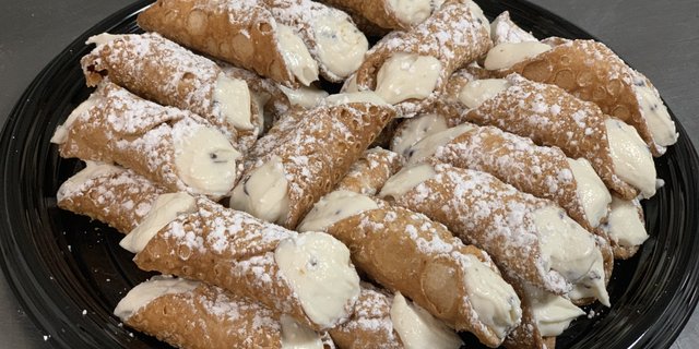 Chocolate Chip Cannoli