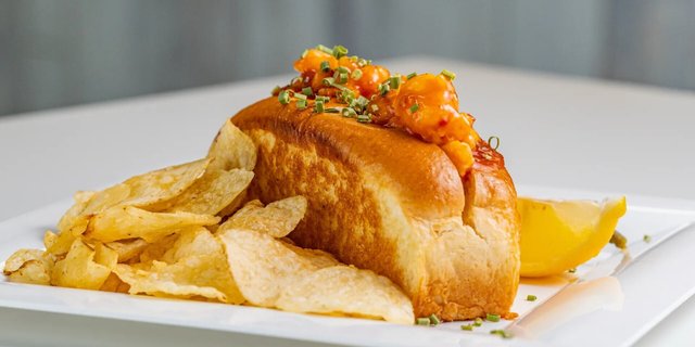 Sweet Chili Lobster Fusion Roll