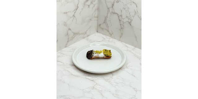 Pistachio Mini Cannolis