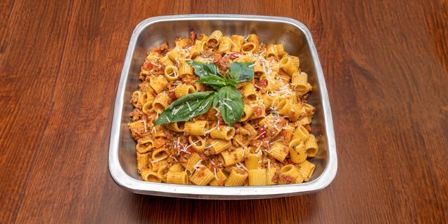 Rigatoni Bolognese