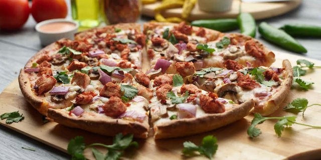 Tandoori Chicken Pizza