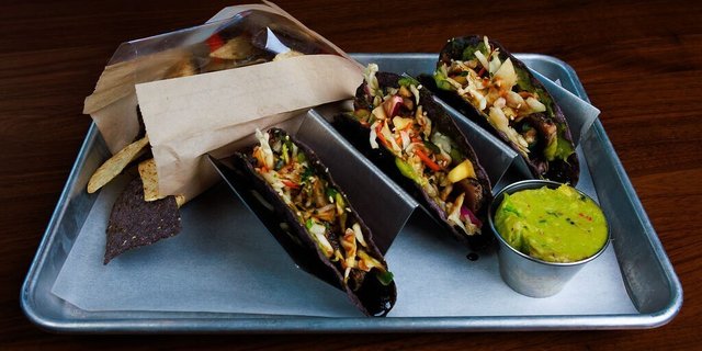 Spicy Tuna Tacos