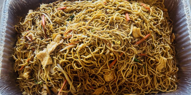 Chicken Lo Mein Tray