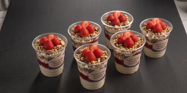 Yogurt Strawberry Parfait Pack
