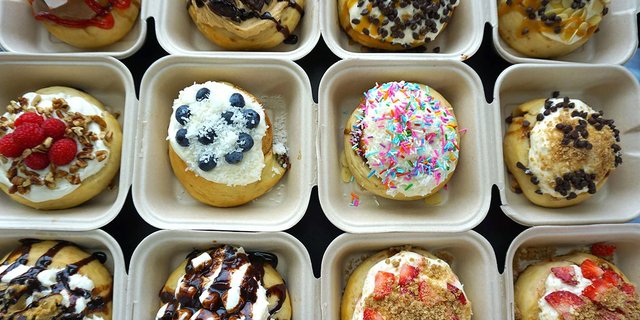 Build-Your-Own Cinnamon Roll Bar