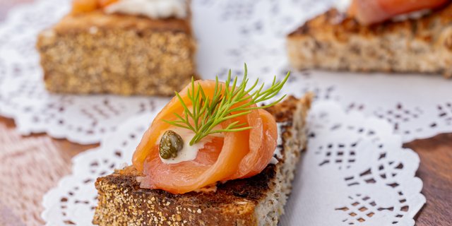 Salmon Carpaccio Tostines Tray