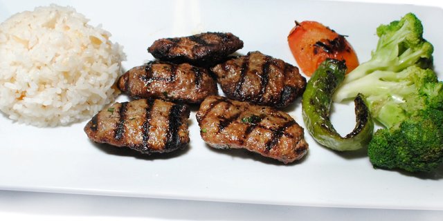 Kofte (Grilled Meatballs) Tray