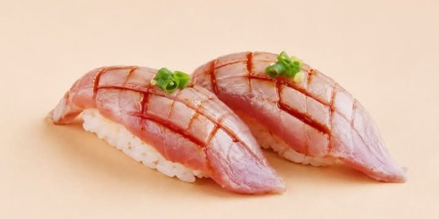 Seared Tuna Nigiri (2 Pcs)