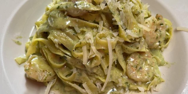 Fettuccine Pesto & Shrimp
