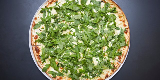 16" Formaggio Bianco Pizza
