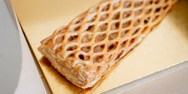 Ham & Gruyere Puff Pastry Tarts