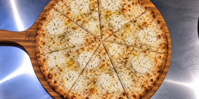 Gluten-Free White Pizza