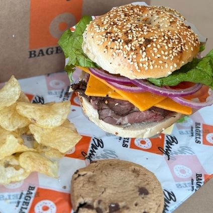 Roast Beef & Cheddar Bagel Sandwich Boxes