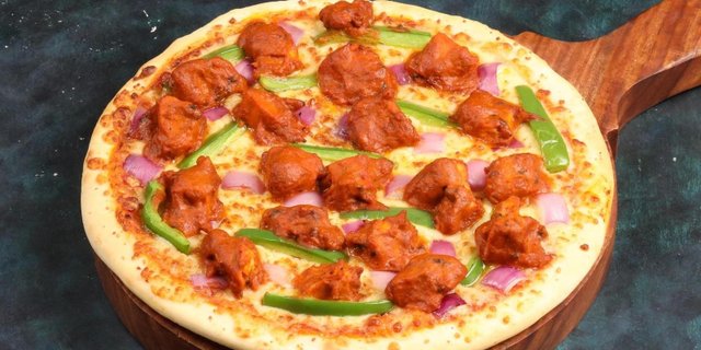 Butter Chicken Pizza