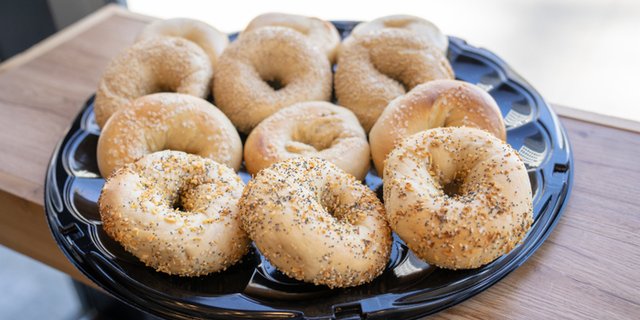 Assorted Bagels w/ Spreads