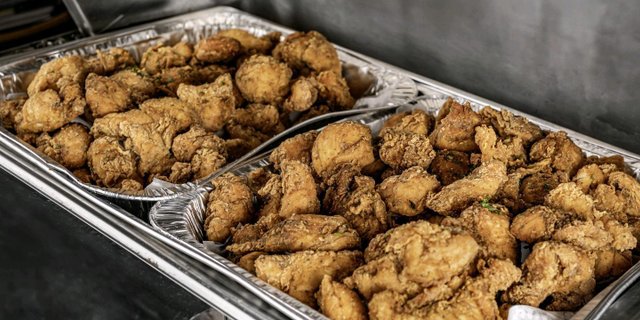 100 Boneless Fried Chicken Wings