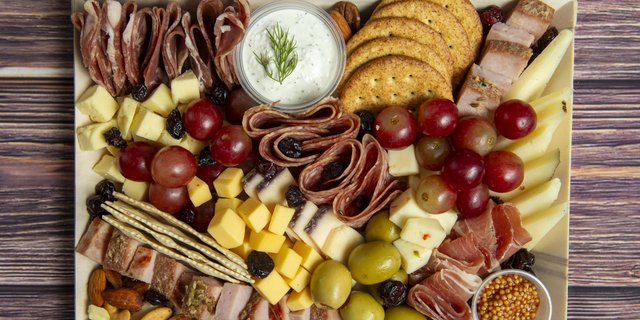 Ultimate Meat & Cheese Grazer