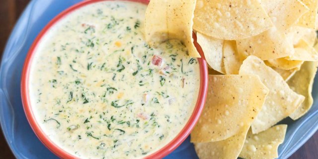 Spinach con Queso