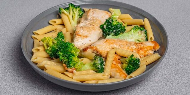 Chicken & Broccoli Ziti