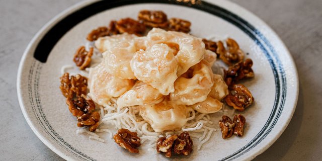 Honey Walnut Prawns
