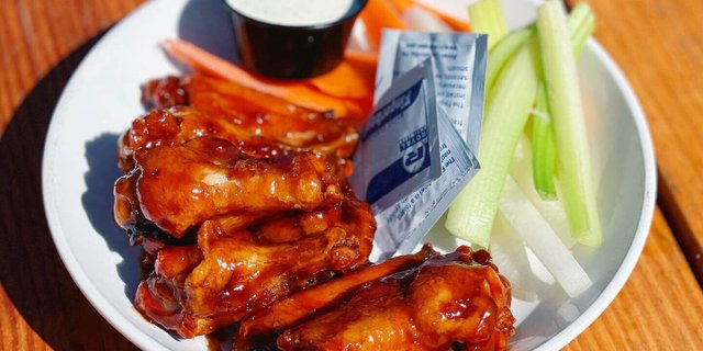 Bone-In Chicken Wings Medium Platter