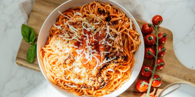 Spaghetti Chicken Parmesan Tray