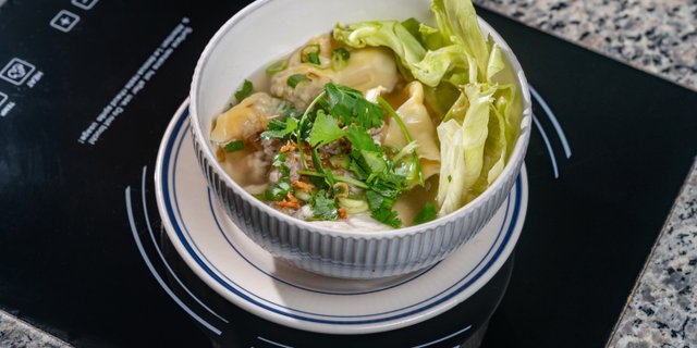 Wonton Yellow Noodle Soup