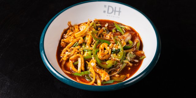 Dry Noodles w/ Sauce
