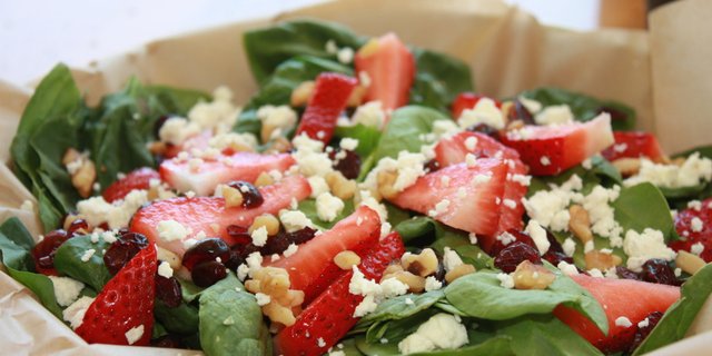 Spinach & Strawberry Salad