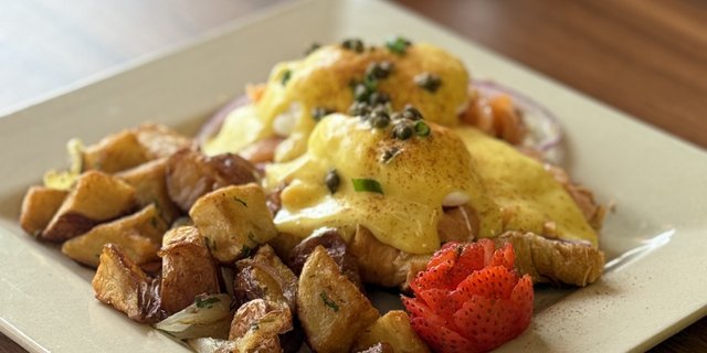 Smoked Salmon Croissant Benedict
