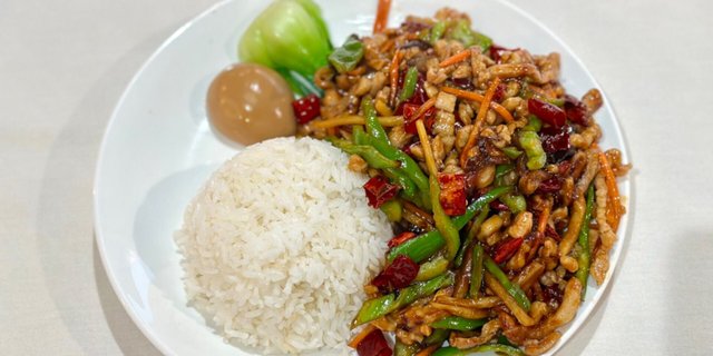 Shredded Pork w/ Spicy Garlic Sauce Rice Box