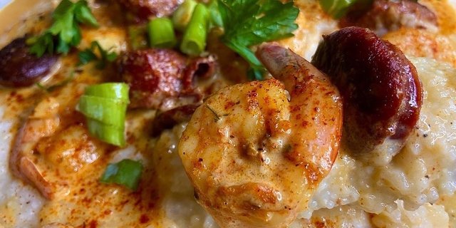 Creamy Shrimp & Cheddar Chive Grits