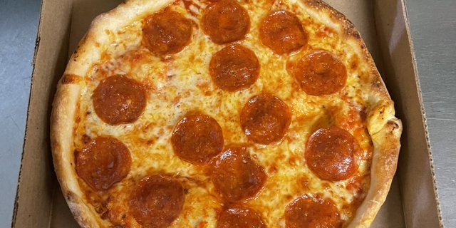 Special Pepperoni Pizza