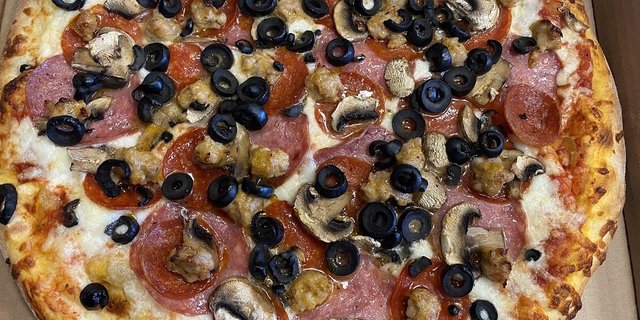 Deluxe Pizza