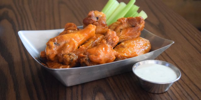 Traditional Wings Boxed Lunch